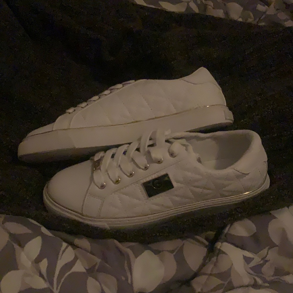 Guess Shoes Size 7.5, WHITE, worn once